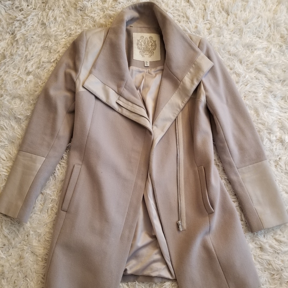 Light grayish mauve coat